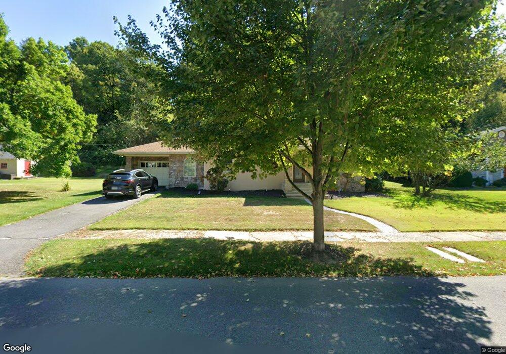 203 Clermont Ave, Stroudsburg, PA 18360 - photo 1