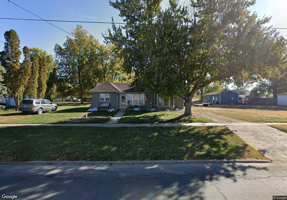 410 E 4th St S, Newton, IA 50208 - photo 1