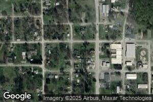 478 4th St, Omaha, IL 62871