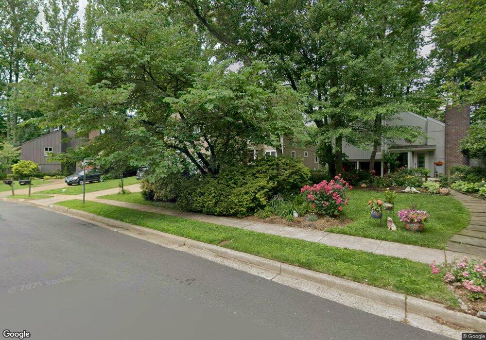 5503 Saddlebrook Ct, Burke, VA 22015 - photo 1