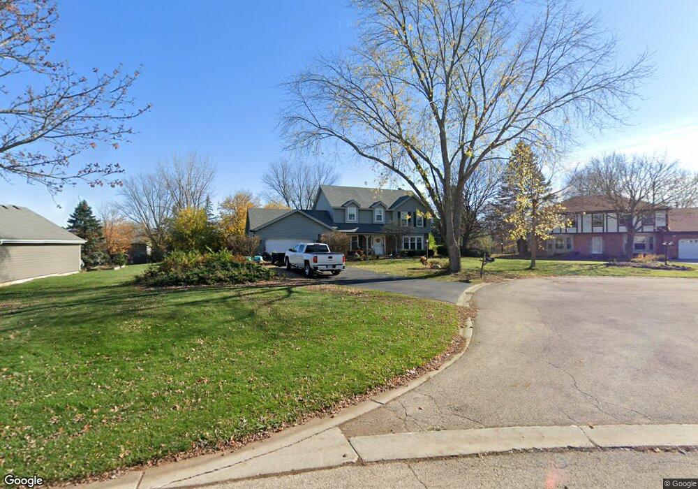 1445 Sprucetree Ln, Algonquin, IL 60102 - photo 1