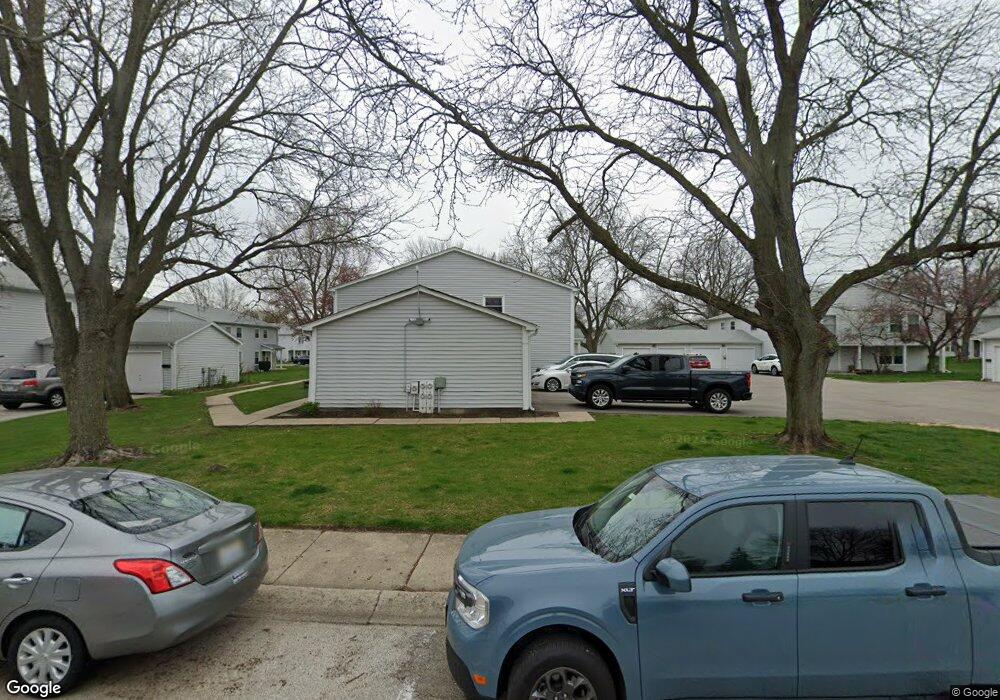 1366 N Glen Cir unit A, Aurora, IL 60506 - photo 1