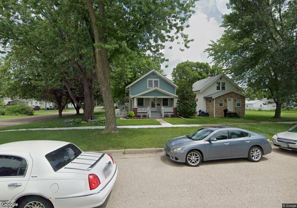 1717 2nd St SW, Cedar Rapids, IA 52404 - photo 1