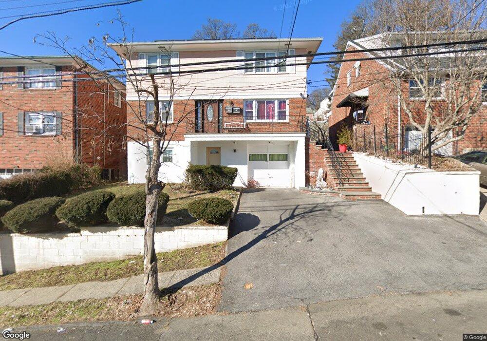 113 Woodland Ave, Yonkers, NY 10703 - photo 1