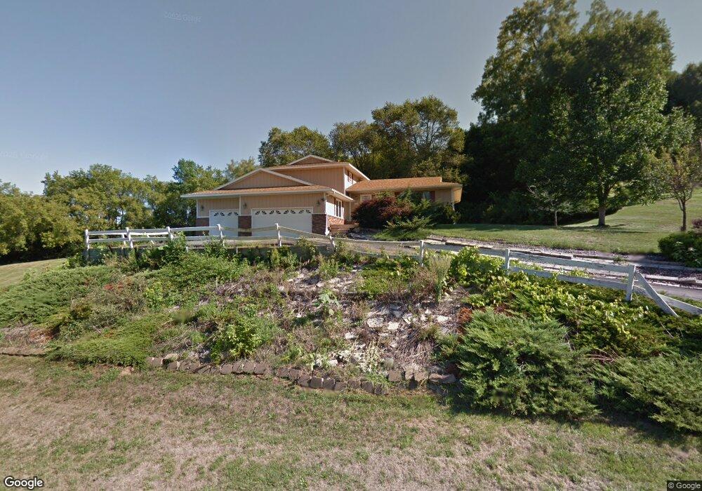 2004 Clinton Dr, Winona, MN 55987 - photo 1