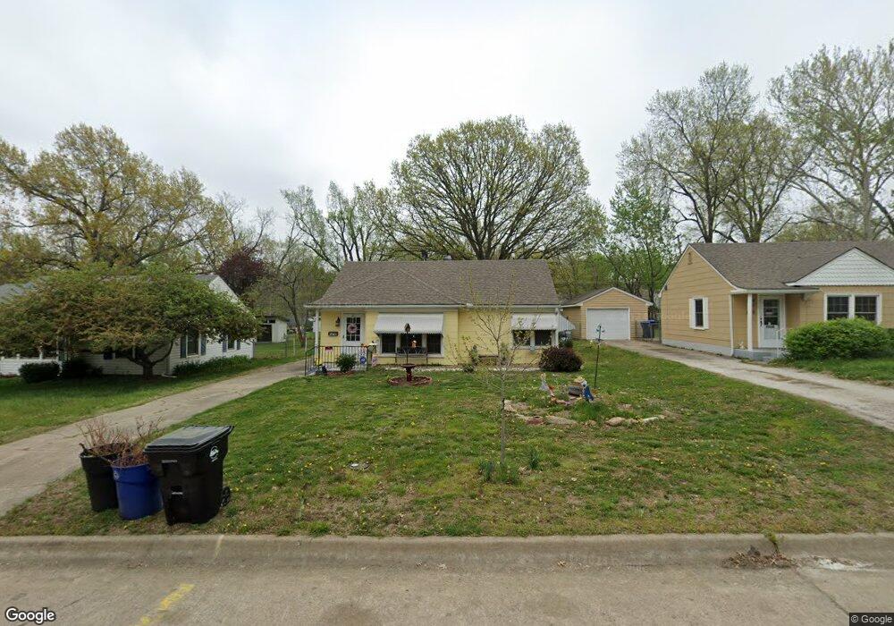 1212 SW Frazier Ave, Topeka, KS 66604 - photo 1