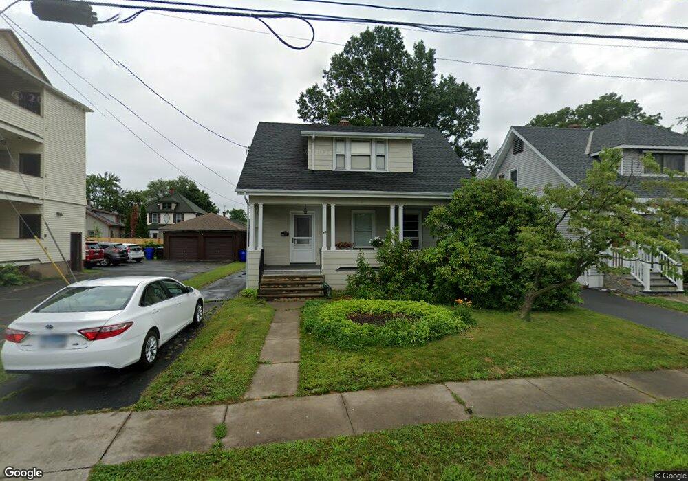 90 Beverly Rd, West Hartford, CT 06119 - photo 1