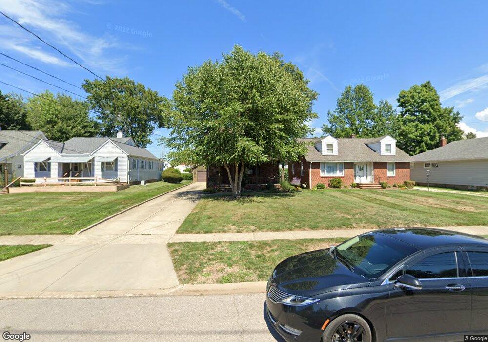 1739 Arbor St, Wickliffe, OH 44092 - photo 1