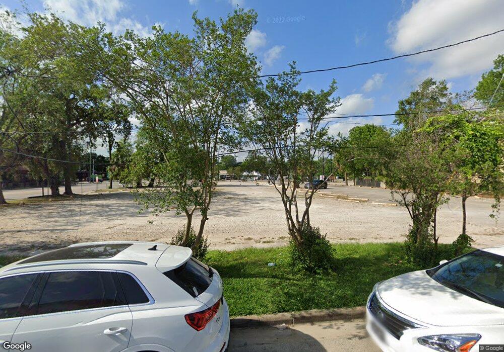 738 E 6th 1/2 St, Houston, TX 77007 - photo 1