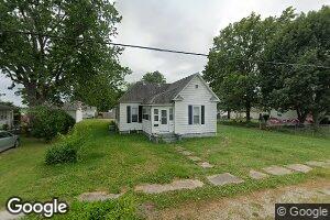 816 E Mill St, Staunton, IL 62088