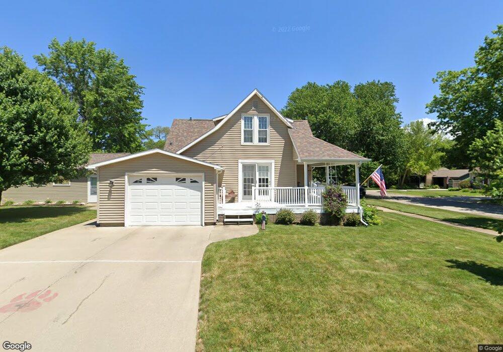 1521 Franklin St, Cedar Falls, IA 50613 - photo 1