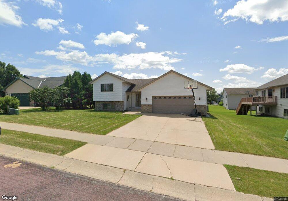 105 Cole Ct, Mankato, MN 56001 - photo 1