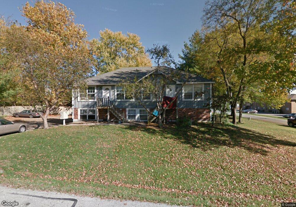 5945 King St, Shawnee, KS 66203 - photo 1