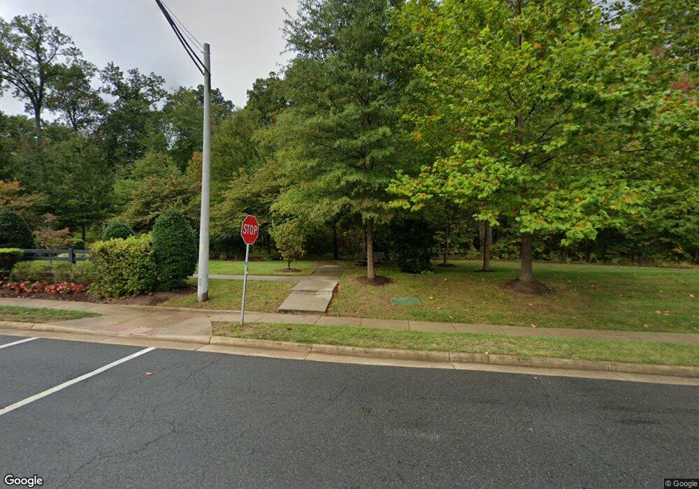 6672 Oakton Ave, Haymarket, VA 20169 - photo 1