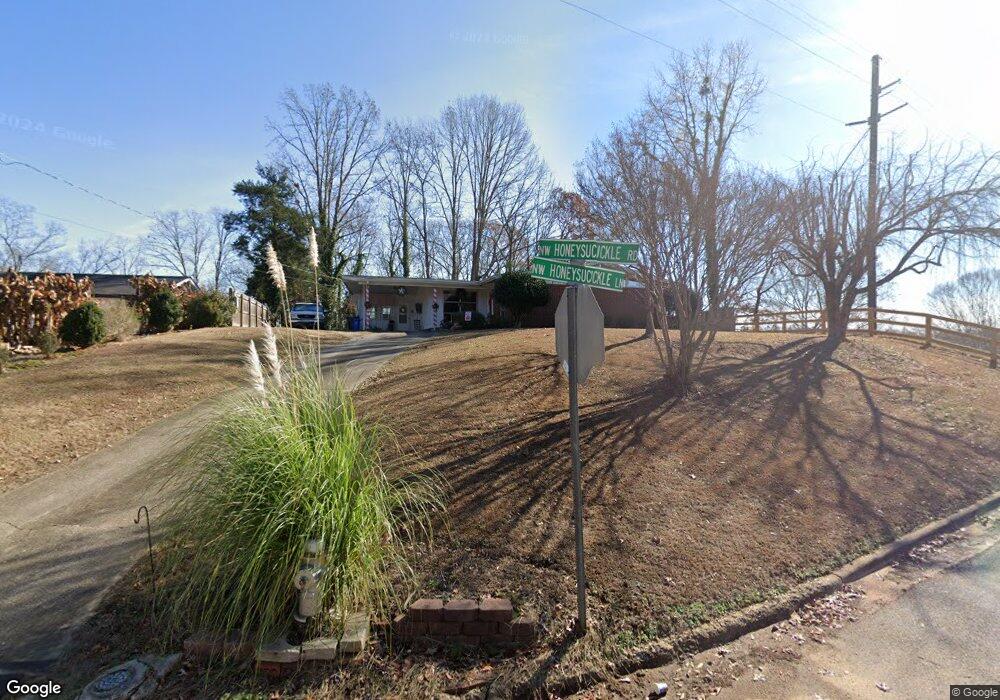 639 Honeysuckle Rd, Gainesville, GA 30501 - photo 1