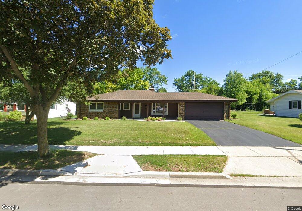 2144 Rambling Rose Rd, Waukesha, WI 53186 - photo 1