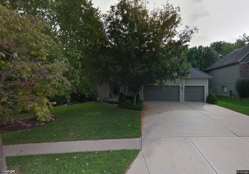 7623 Alden Rd, Shawnee, KS 66216 - photo 1