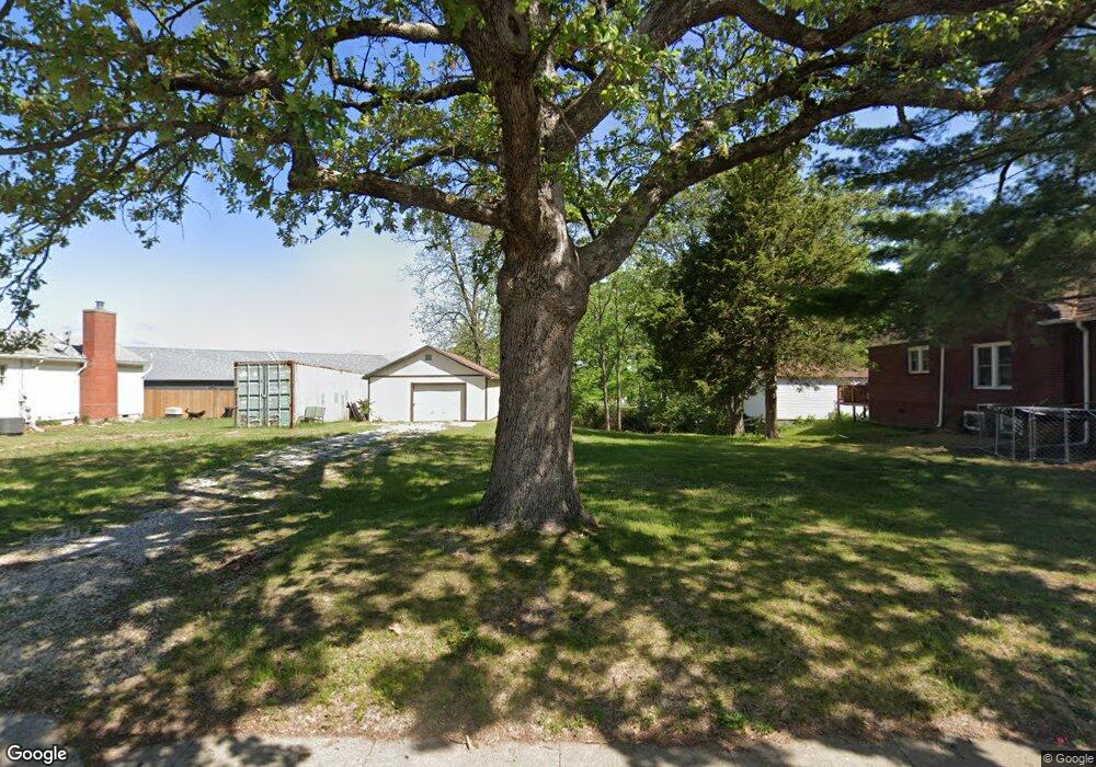 1137 Fisk Ave, Moberly, MO 65270 - photo 1