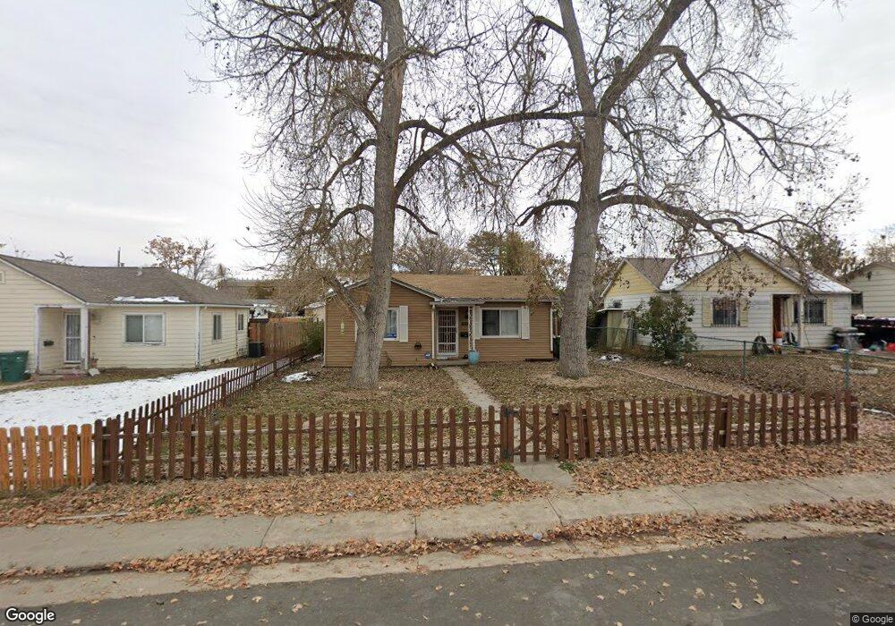 1632 Oakland St, Aurora, CO 80010 - photo 1