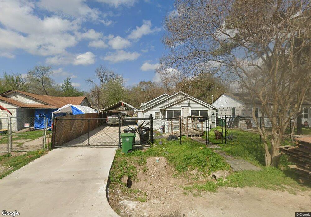 1209 Duff Ln, Houston, TX 77022 - photo 1