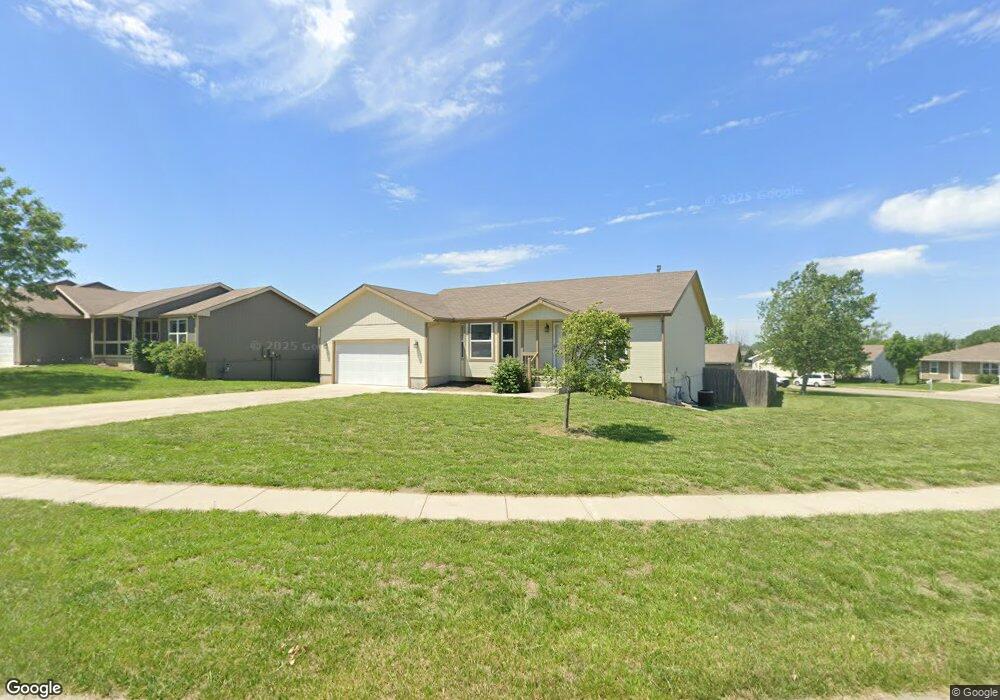 4229 SE Chisolm Rd, Topeka, KS 66609 - photo 1