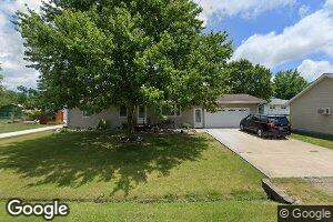 204 W 4th St, Golden, IL 62339