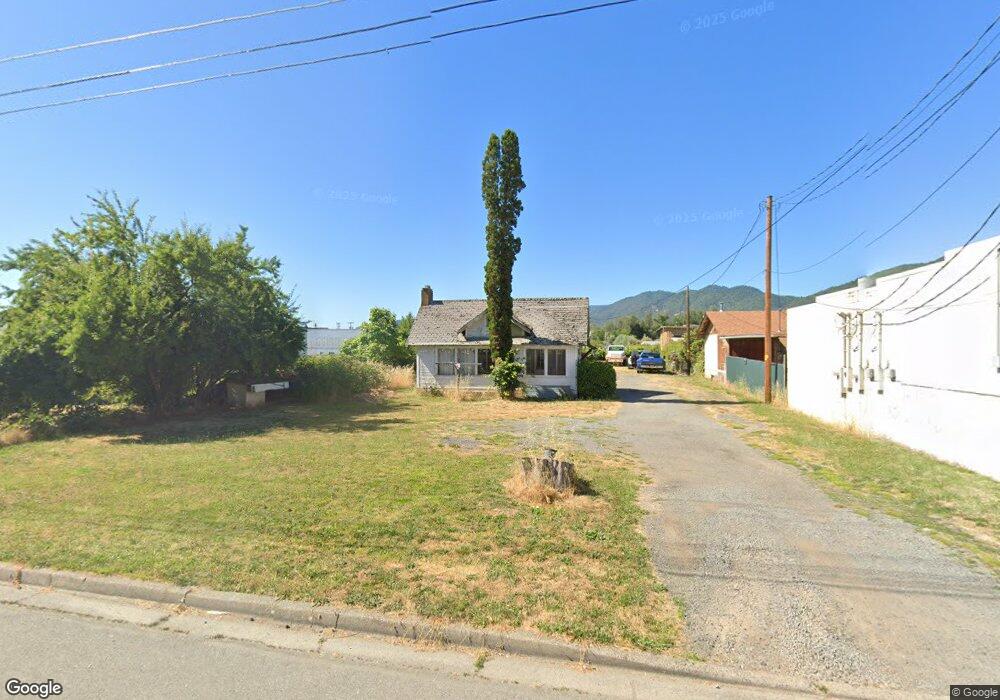 954 SE M St, Grants Pass, OR 97526 - photo 1