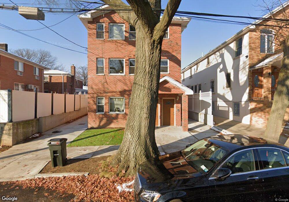 61-42 168th St, Fresh Meadows, NY 11365 - photo 1