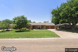 1313 Borger St, Plainview, TX 79072