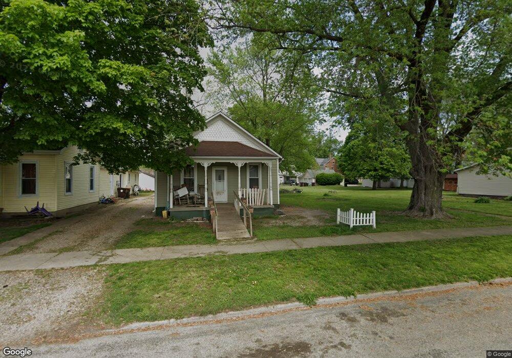 323 N Sangamon St, Lincoln, IL 62656 - photo 1