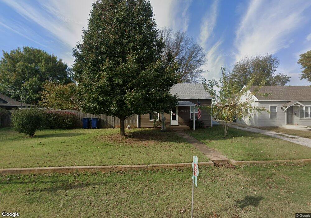 402 N Vine Ave, Cleveland, OK 74020 - photo 1