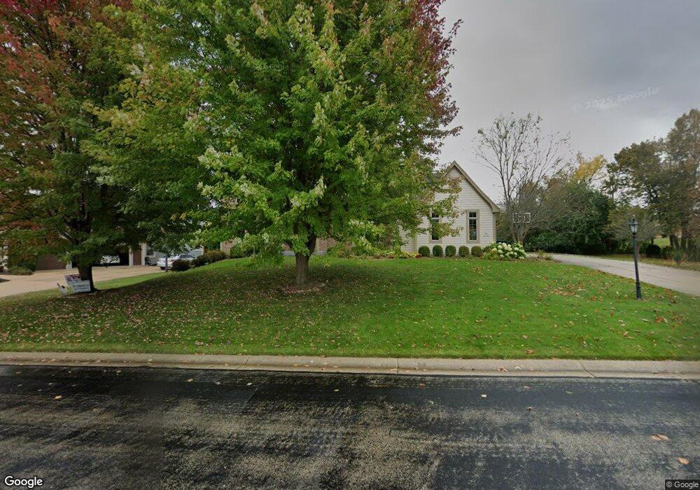 N66W13347 Crestwood Dr, Menomonee Falls, WI 53051 - photo 1