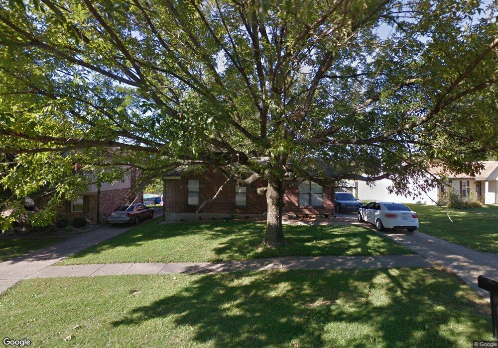 7902 Rochelle Rd, Louisville, KY 40228 - photo 1