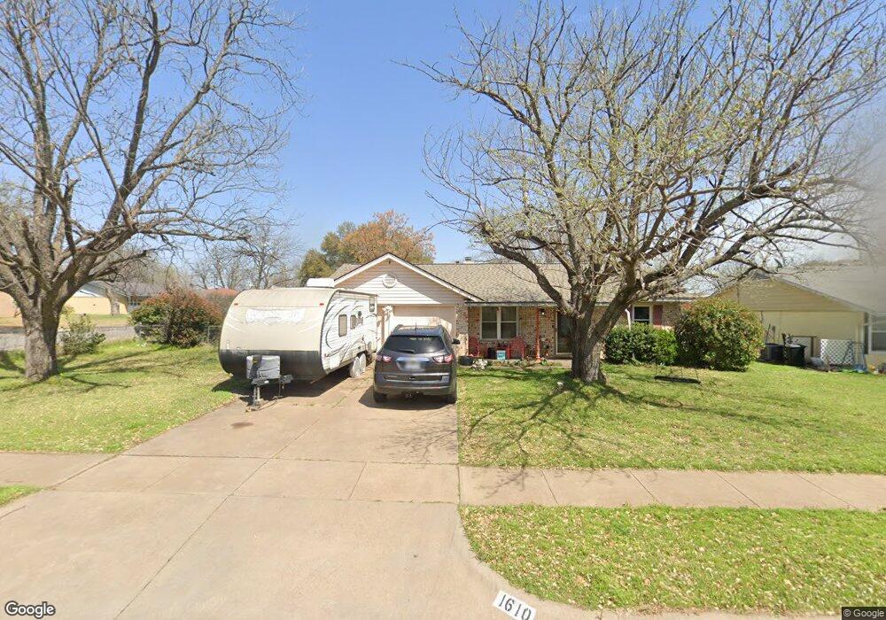 1610 Holly St, Cleburne, TX 76033 - photo 1