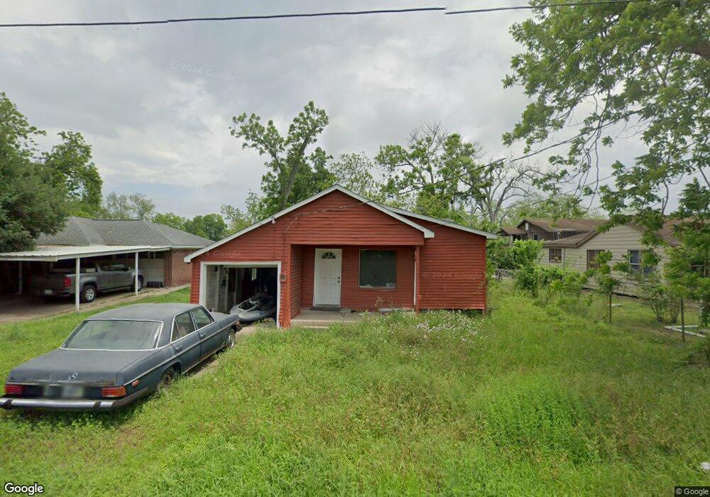 102 W Camp St, Brazoria, TX 77422 - photo 1