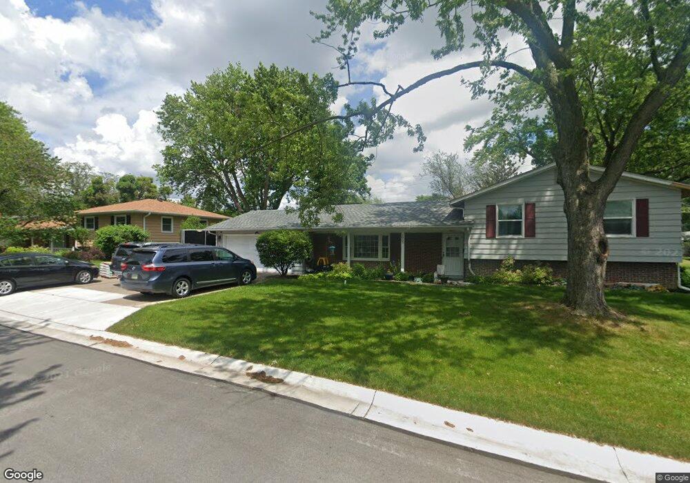 2905 Hillcrest Ave, Bettendorf, IA 52722 - photo 1