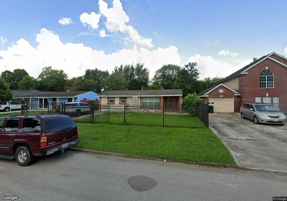 7627 Thurow St, Houston, TX 77087 - photo 1