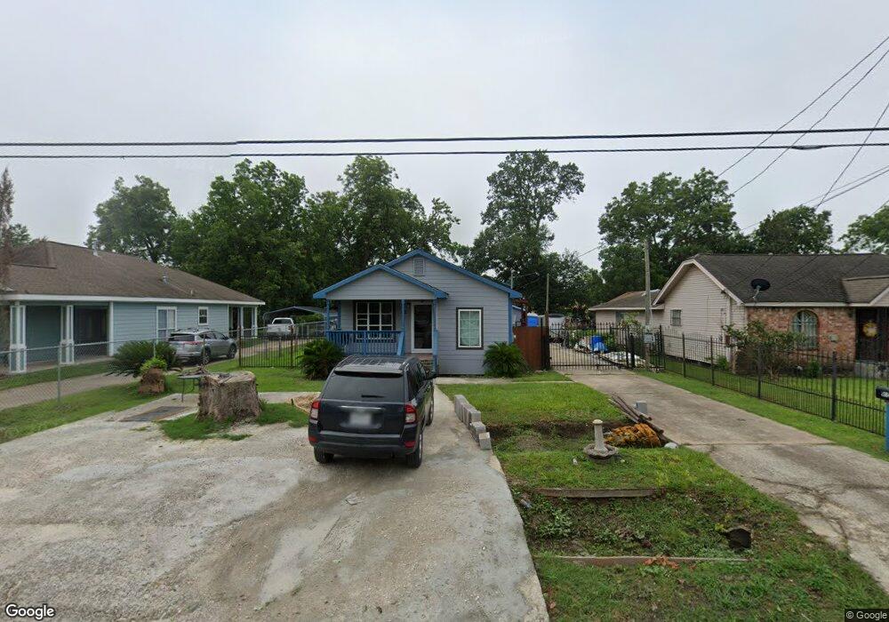 2304 Caplin St, Houston, TX 77026 - photo 1