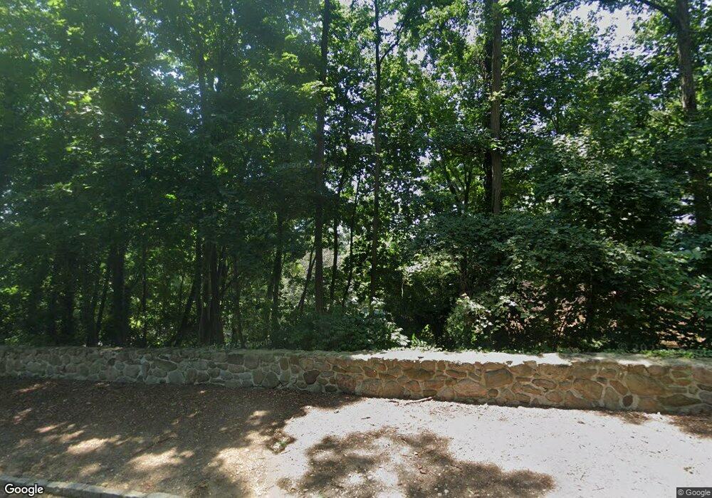 10 Plum Beach Point Rd, Port Washington, NY 11050 - photo 1