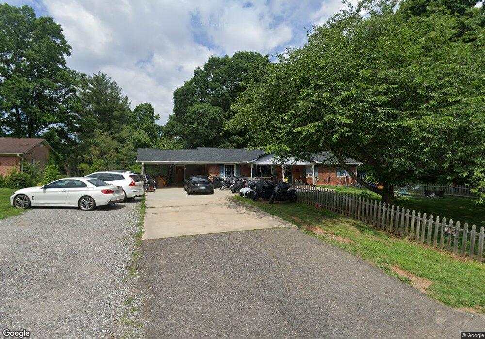 610 Berkshire Dr, Statesville, NC 28677 - photo 1