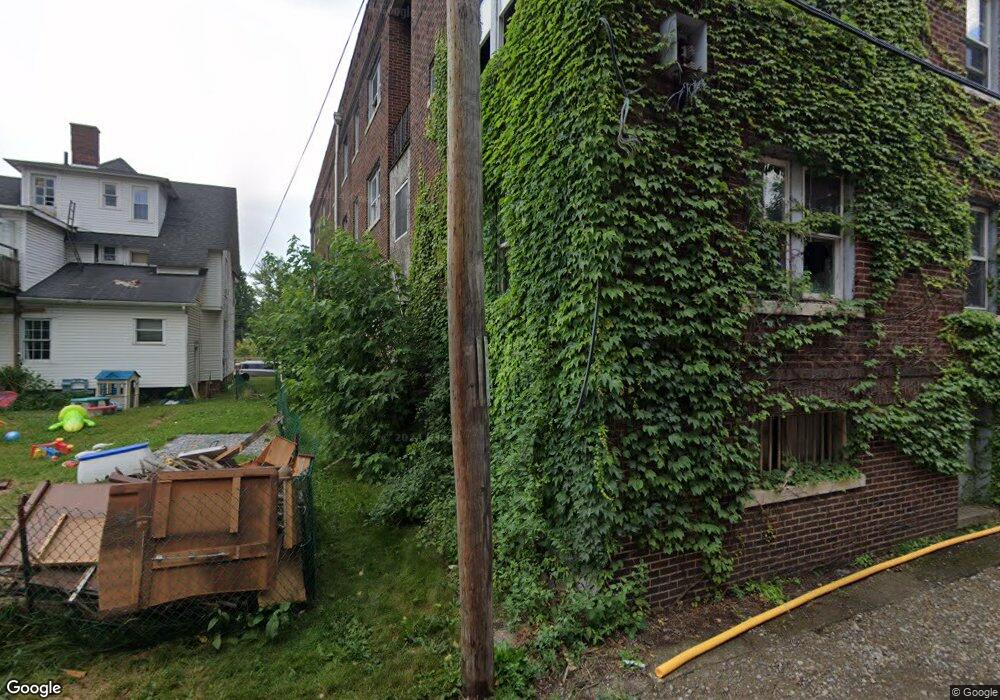 606 Queen Ct NW, Canton, OH 44703 - photo 1