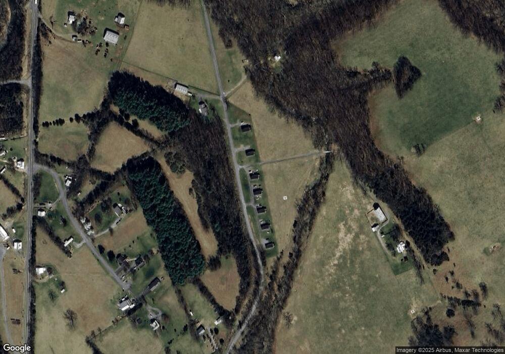 528 Hinton Rd, Luray, VA 22835 - photo 1