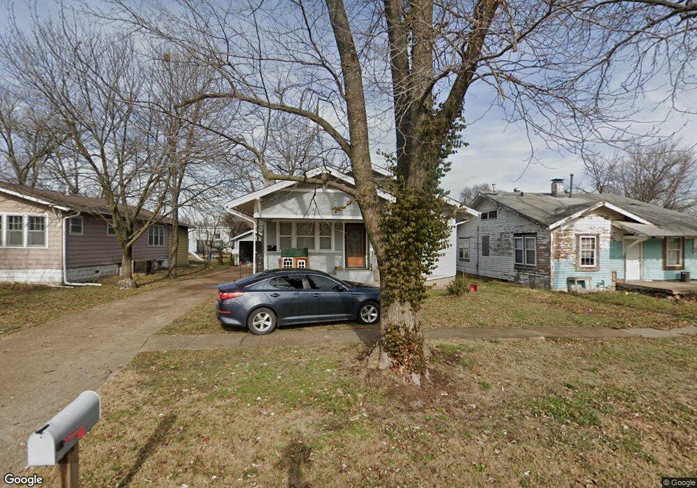 1519 Thornton Ave, Parsons, KS 67357 - photo 1