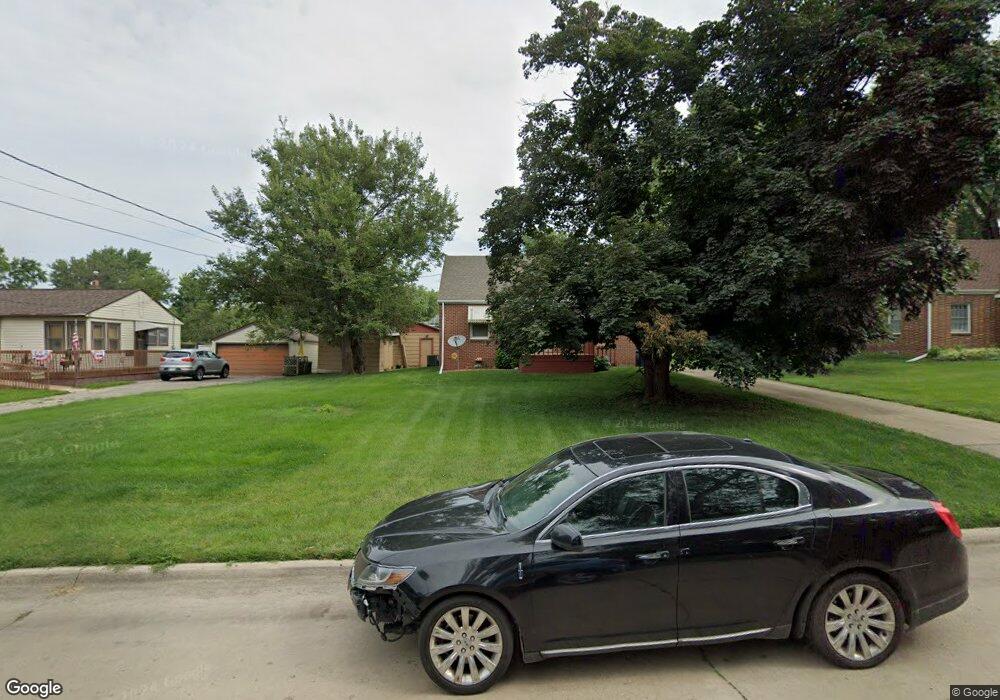 1615 Highview Dr, Des Moines, IA 50315 - photo 1