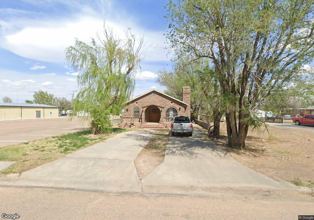 306 S Monroe St, Hugoton, KS 67951 - photo 1