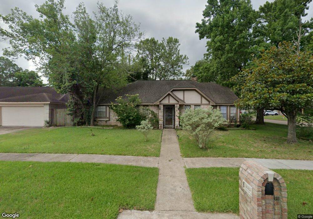 3919 Lemon Tree Ln, Houston, TX 77088 - photo 1
