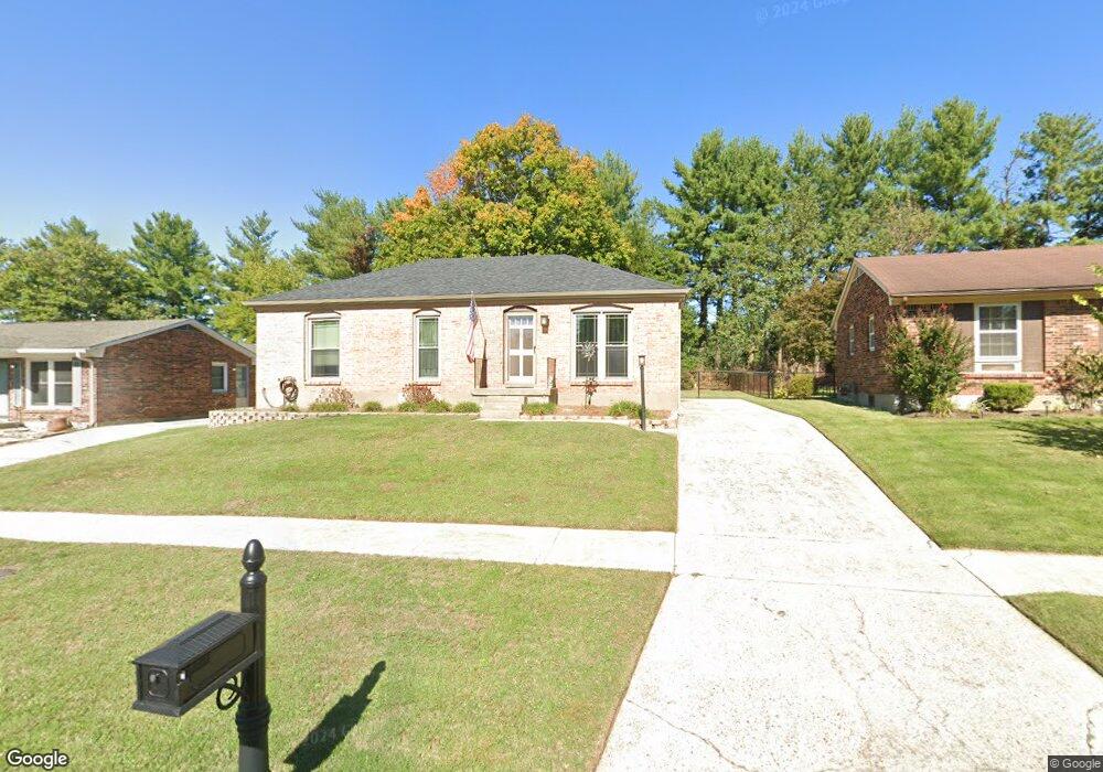 9000 Lantana Dr, Louisville, KY 40229 - photo 1