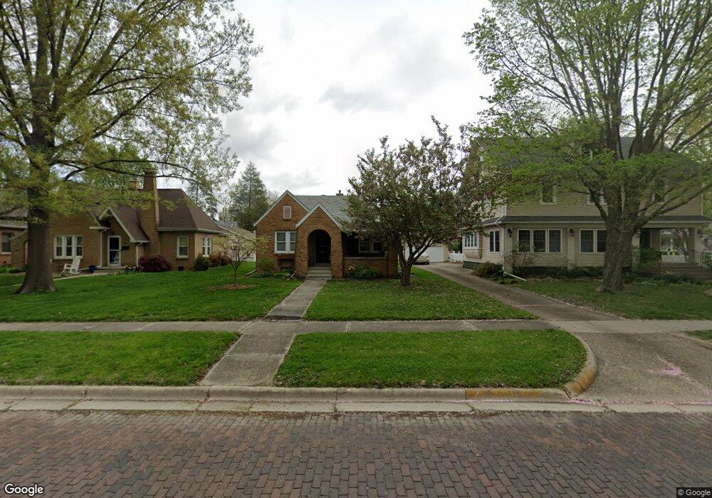 5 Latham Place, Lincoln, IL 62656 - photo 1