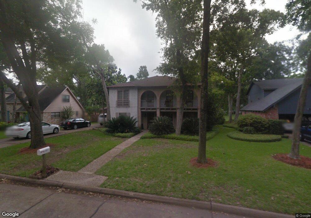 221 Saint Cloud Dr, Friendswood, TX 77546 - photo 1