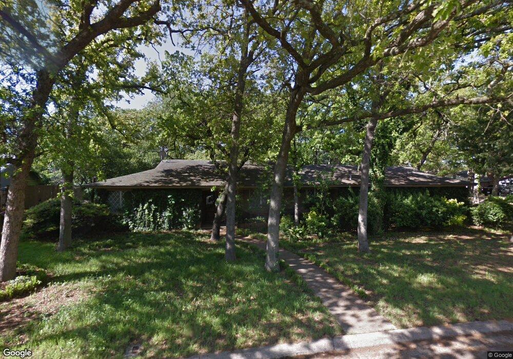 237 Ridgecrest Dr, Hurst, TX 76053 - photo 1